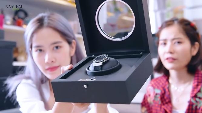 Dùng hàng hiệu như Nam Em: nhét cả bộ đồ ngủ vào túi tiền triệu để giữ phom dáng-1