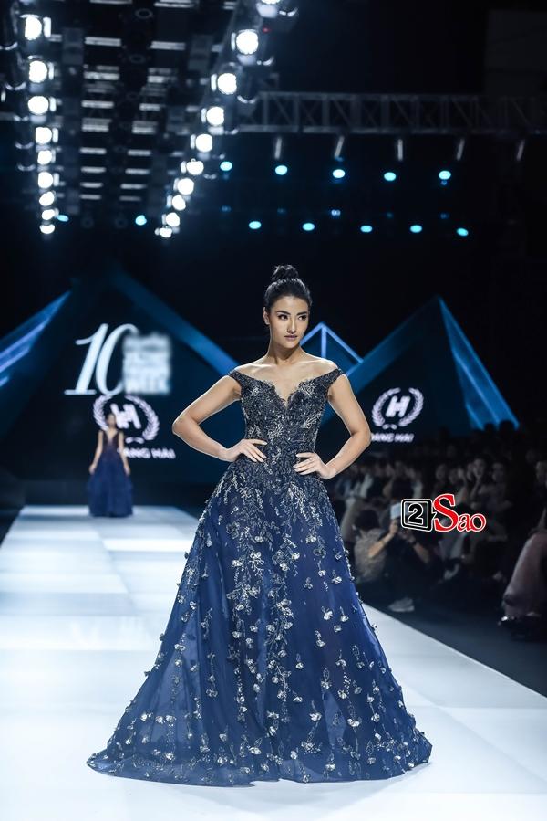 Hoàng Thùy thần thái lấn át dù Lương Thùy Linh mới là vedette trên sàn catwalk-5