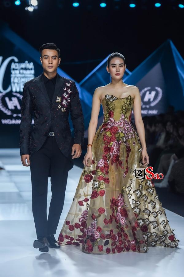 Hoàng Thùy thần thái lấn át dù Lương Thùy Linh mới là vedette trên sàn catwalk-19