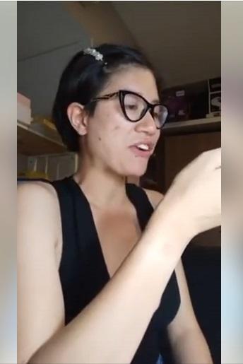 Quảng cáo có Tâm như Trang Trần: Chẳng ngại sờ nắn vùng nhạy cảm để review sản phẩm-8