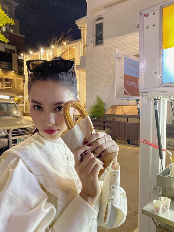 Hoa hậu Tiểu Vy bị nghi hẹn hò thiếu gia-4