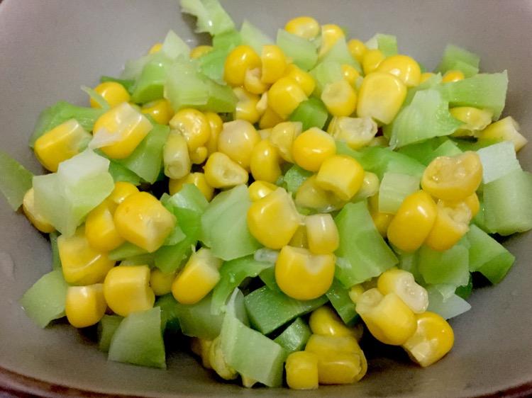 Chồng chán ăn bắp cải luộc, vợ đảm làm ngay món lạ đảm bảo ăn không sót miếng nào-2