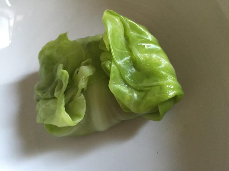 Chồng chán ăn bắp cải luộc, vợ đảm làm ngay món lạ đảm bảo ăn không sót miếng nào-7