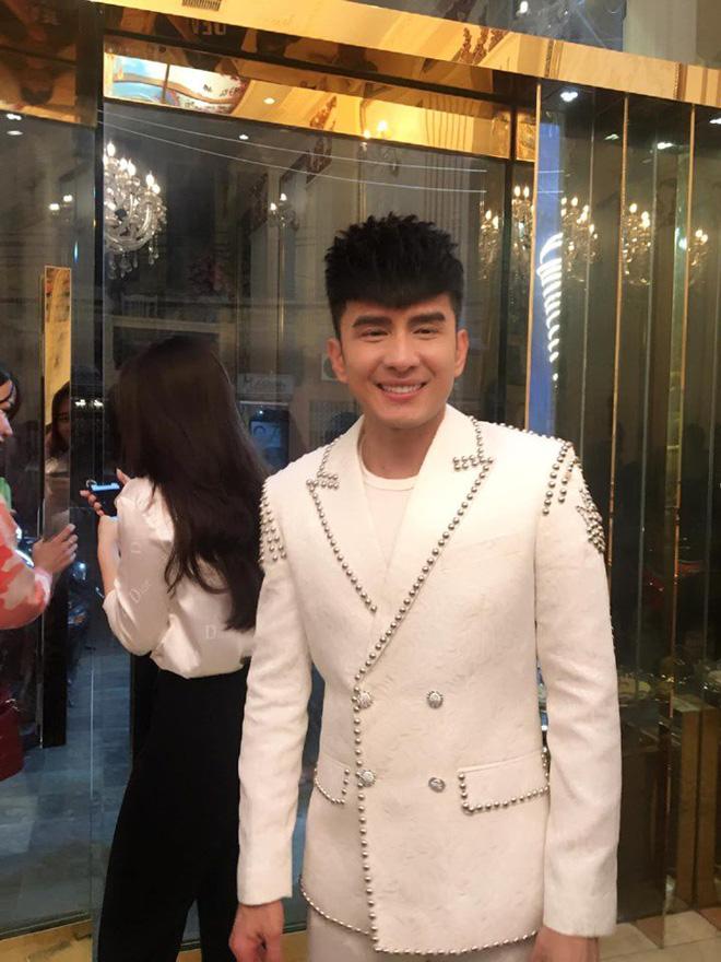 Buồn của Đen Vâu: Kém Đan Trường tận 1 giáp mà đứng cạnh nhau có khác gì chú Đen và anh Trường-7