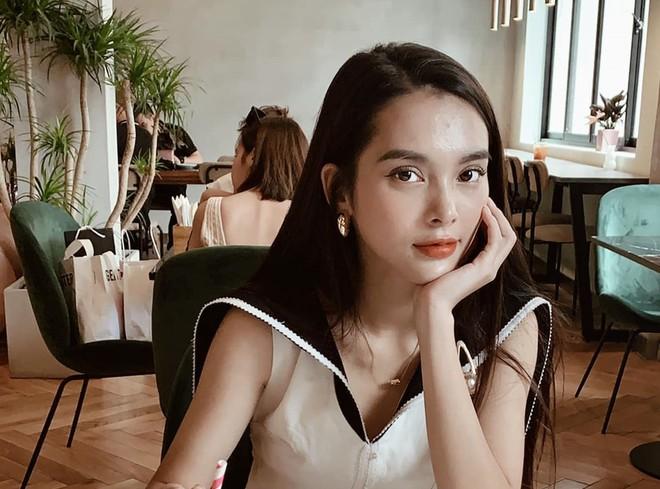 Nhan sắc nữ chính trong MV có cảnh nóng gây tranh cãi-6