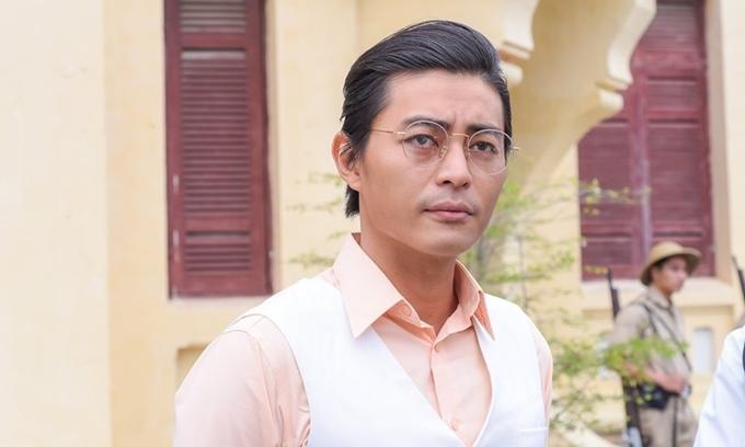 Quốc Huy phì cười khi đóng cảnh nóng-2