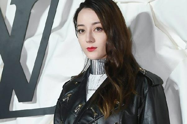 Địch Lệ Nhiệt Ba khoe nhan sắc hàng đầu showbiz-10