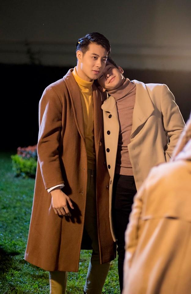 Nhìn bức hình tím lịm tìm sim, fan Hương Giang lo lắng thần tượng phải chịu phận nữ phụ đam mỹ trong ADODDA 3-3