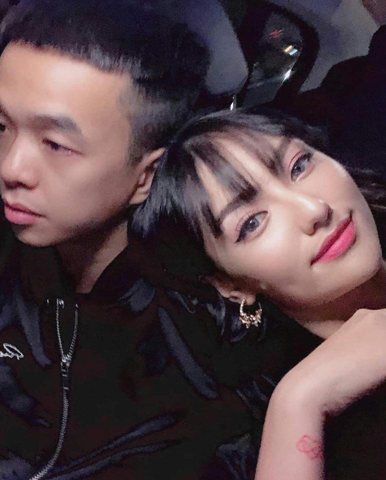 Hồng Quế hồn nhiên khoe cùng bạn trai vượt các loại đèn đỏ trên đường đi diễn-3