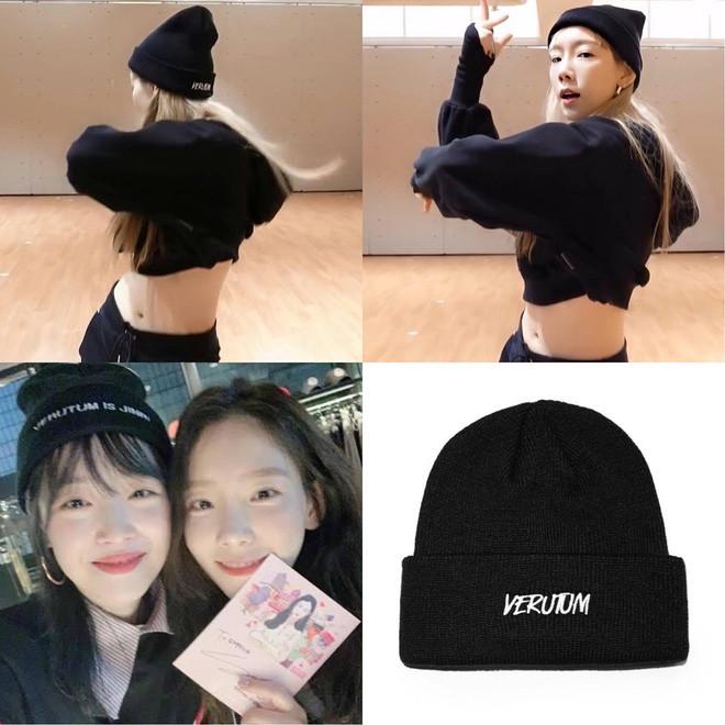 Taeyeon đội mũ len do chính Sulli thiết kế trong version dance Spack, fan rưng rưng xúc động-1