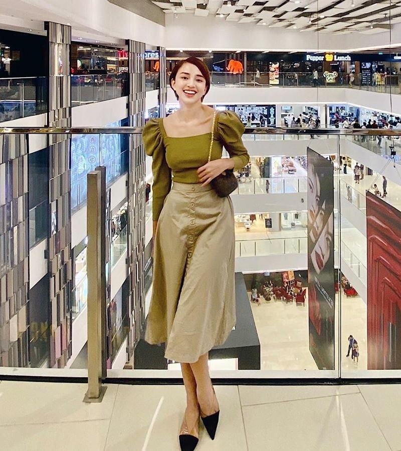 Kể từ ngày tháo túi ngực, Thúy Vi vẫn lên đồ sexy nhưng được khen ngợi thanh thoát-8