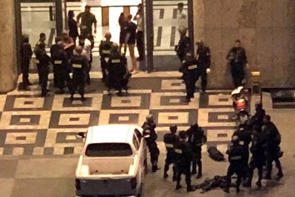 Đưa doanh nhân khống chế con tin ở Landmark 81 đi cắt nghiện-2