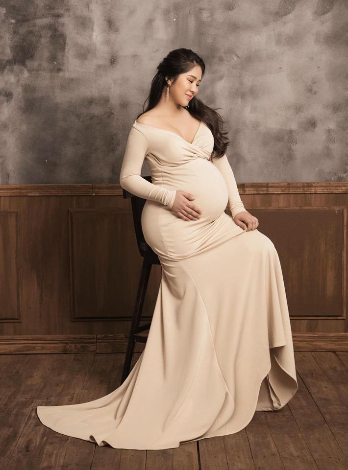 Lê Phương bị chê phá tướng sau sinh, chồng trẻ bênh vực cực tâm lý làm mát lòng hội bỉm sữa-4