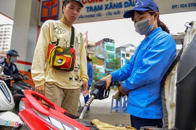 Giá xăng giảm từ 15h chiều nay-1