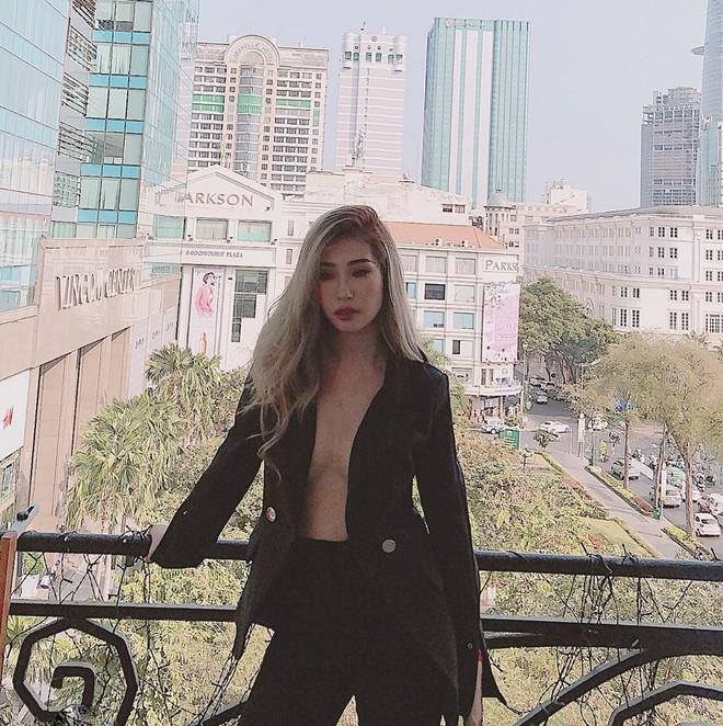 Những sao Việt thường đăng ảnh khoe thân lên mạng xã hội-6