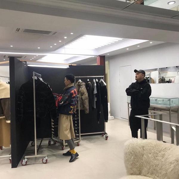 Vừa xuất ngũ, ông hoàng G-Dragon đã làm mạng xã hội dậy sóng với trang phục độc lạ-2