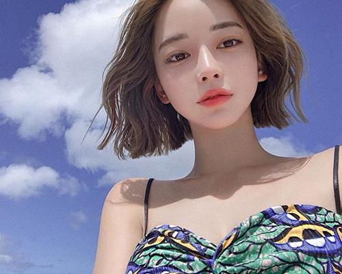 Gái trẻ mặc mát mẻ đi rút tiền, thế nhưng khi mặt thật lộ diện còn gây sốc hơn-3