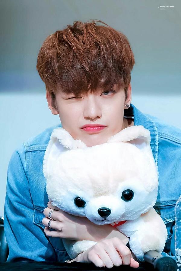 Vụ rời nhóm oái oăm nhất có lẽ là trường hợp của Sunghyun (IN2IT). Nam idol phải đối mặt với khoản nợ lên đến 2,3 tỉ để bồi thường hợp đồng cho công ty, và nếu không trả đủ thì khả năng cao anh sẽ bị phong tỏa mọi hoạt động ở làng giải trí.