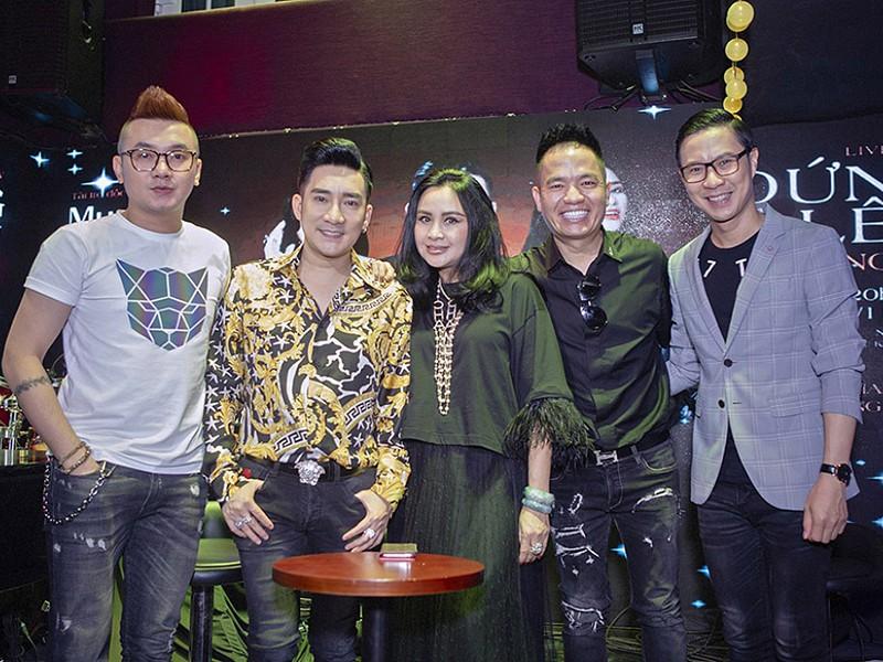 Ở tuổi 50, đã lên chức bà ngoại nhưng Thanh Lam vẫn đẹp mặn mà.