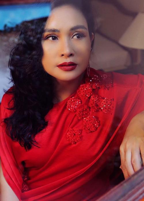 Trước và sau dao kéo, gương mặt của Thanh Lam không khác lạ.