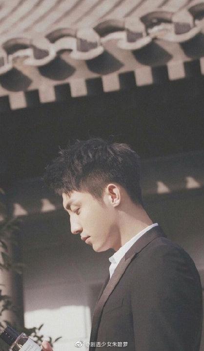 Hoàng Cảnh Du và Mạnh Mỹ Kỳ nên duyên trong Hậu duệ mặt trời phiên bản Trung?-3