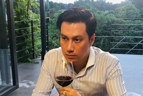 Một năm tuột dốc không phanh của Việt Anh: Sự nghiệp đứng im nhường chỗ cho tai tiếng bủa vây