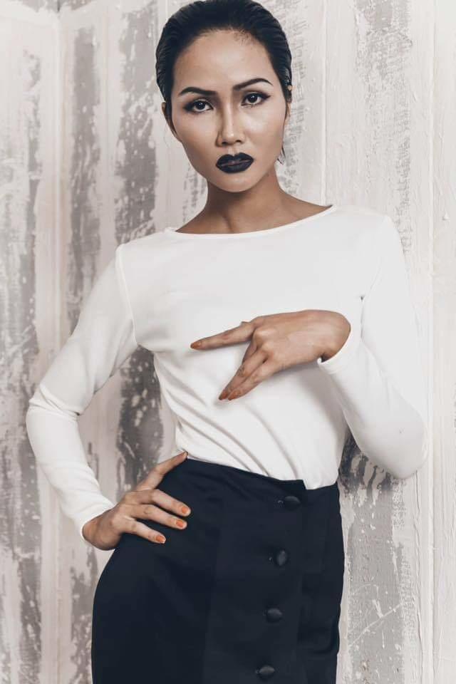 HHen Niê trang điểm ma mị, fan khóc thét tưởng chơi lớn Halloween nhưng sự thật khác hẳn-7