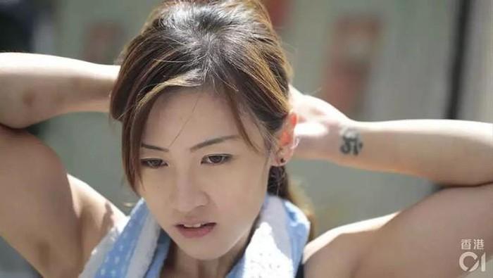 Hot girl bốc vác xinh đẹp nhất Hong Kong ra sao sau 2 năm-1