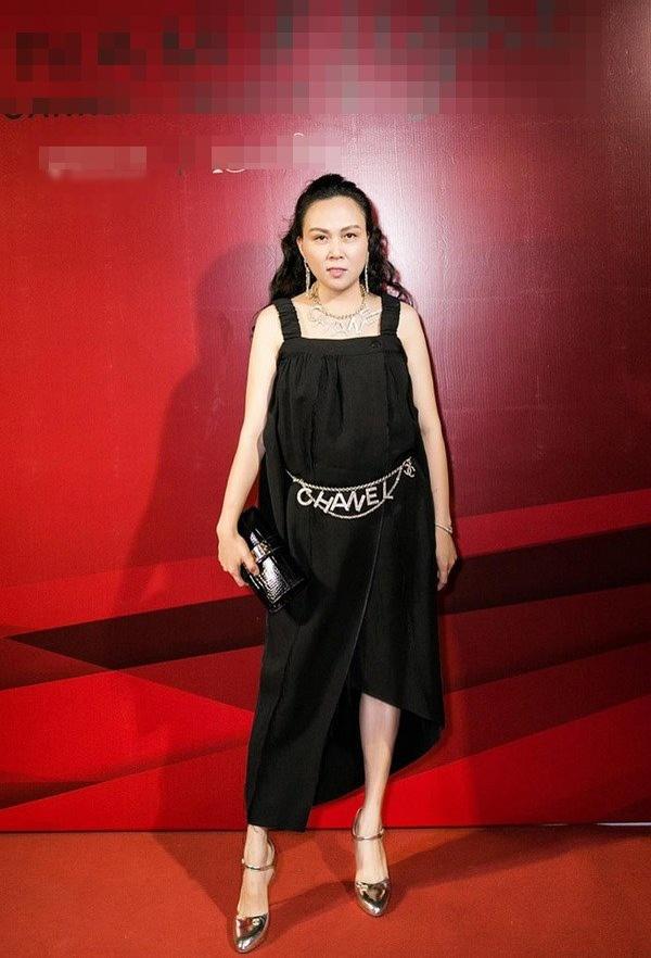 2 phụ kiện đắt đỏ của Phượng Chanel, món đầu toàn được khen, món thứ hai cứ dùng là bị chê-6