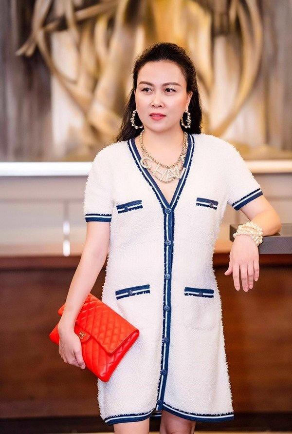 2 phụ kiện đắt đỏ của Phượng Chanel, món đầu toàn được khen, món thứ hai cứ dùng là bị chê-8