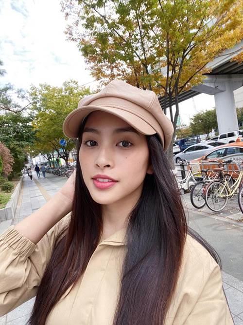 Đăng ảnh đọ mặt mộc với Tiểu Vy, Hoa hậu Ngọc Hân lép vế thấy rõ-4