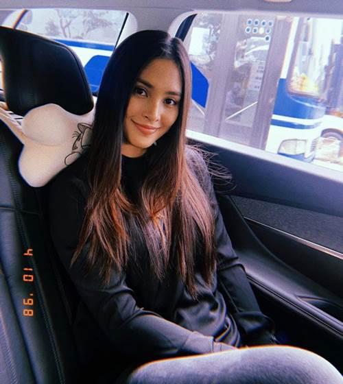 Đăng ảnh đọ mặt mộc với Tiểu Vy, Hoa hậu Ngọc Hân lép vế thấy rõ-5