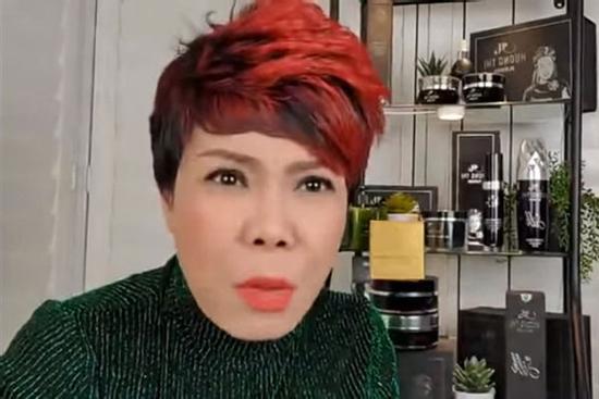 Việt Hương livestream đòi nợ: 2 tháng nữa là Tết rồi nên 'dọn mỏ' luôn, chửi thẳng những người nợ nần