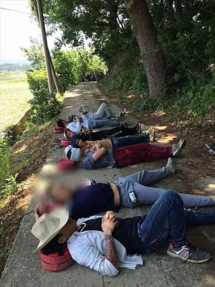 Đằng sau những căn nhà bạc tỷ ở làng xuất khẩu lao động Hà Tĩnh: Nước mắt, trốn chạy và phận người nằm lại nơi xứ xa-11