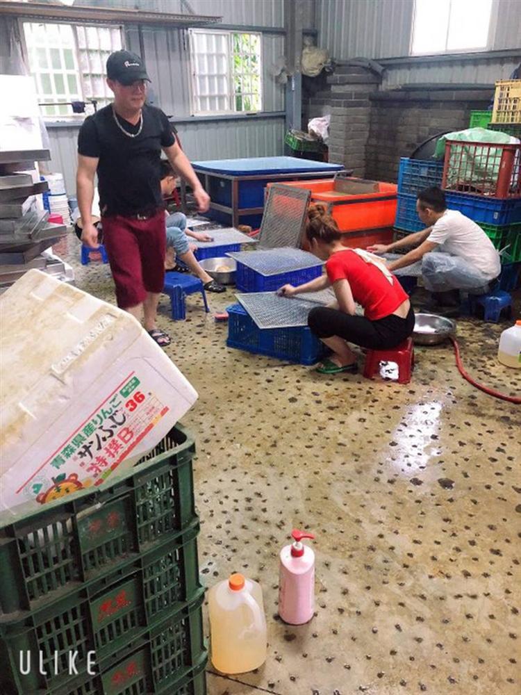 Đằng sau những căn nhà bạc tỷ ở làng xuất khẩu lao động Hà Tĩnh: Nước mắt, trốn chạy và phận người nằm lại nơi xứ xa-10