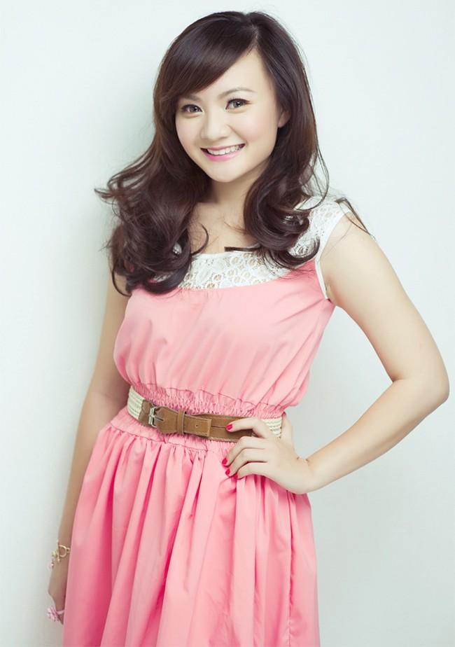 Bé Xuân Mai ở Mỹ: Từ phụ quán phở, bán điện thoại mưu sinh đến bà mẹ 3 con ở tuổi 23-2