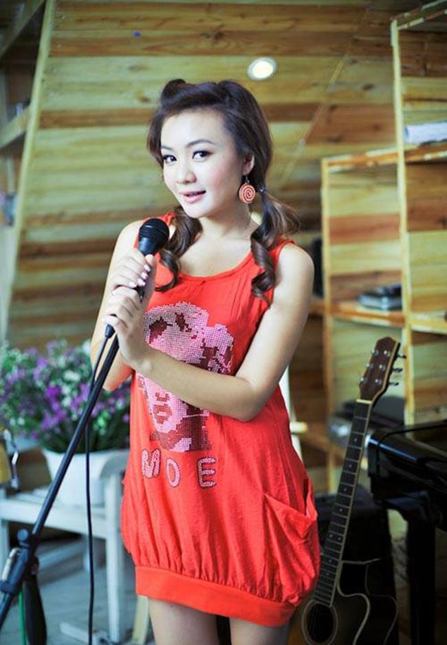 Bé Xuân Mai ở Mỹ: Từ phụ quán phở, bán điện thoại mưu sinh đến bà mẹ 3 con ở tuổi 23-4