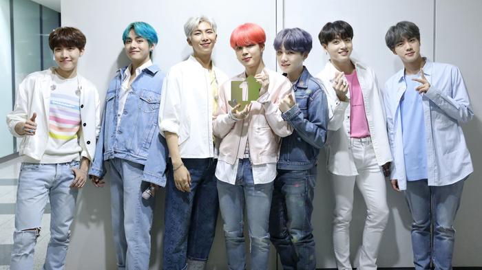 BTS chính thức soán ngôi BlackPink, trở thành nghệ sĩ được xem nhiều nhất Youtube toàn cầu năm 2019-4