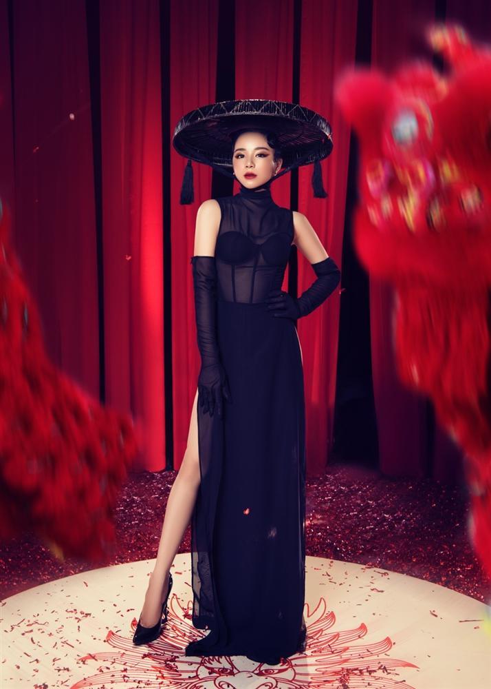 Tung ảnh phản cảm bên trai đẹp chưa đã, hotgirl ngủ gật còn làm ai cũng nhức mắt khi mặc áo dài không quần-1