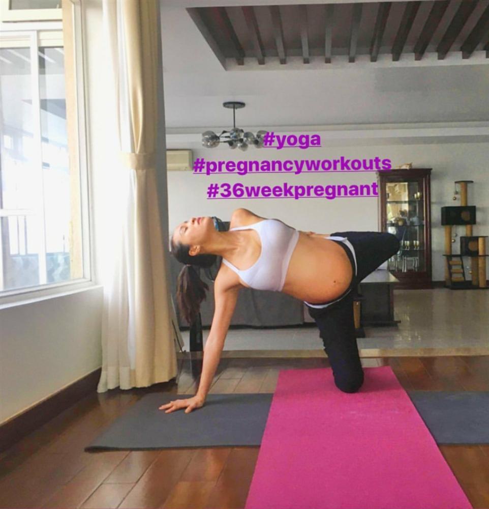 Mẹ bầu Phương Mai khiến hội bỉm sữa chết khiếp: Cận ngày sinh vẫn yoga tư thế khó, mặc bikini quẩy trên du thuyền-3