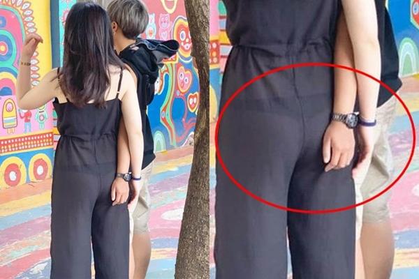 Mặc áo hở toang hoác như không, cô gái ngực một mét gây náo loạn rạp chiếu phim-3