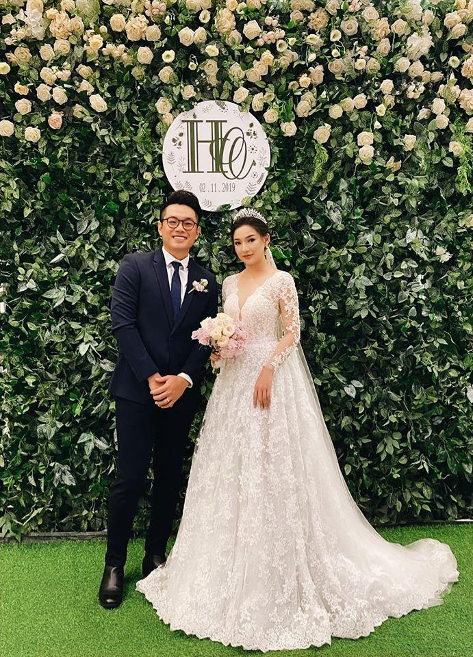 Vợ cũ cố người mẫu Duy Nhân đẹp rạng rỡ trong đám cưới long trọng ở Hà Nội-1