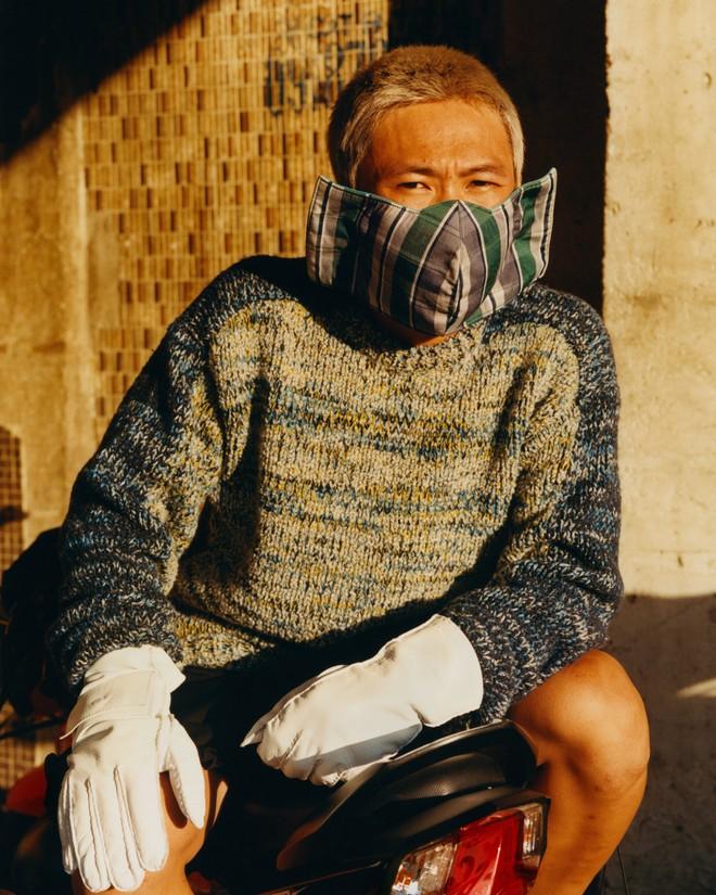 Xe ôm Việt Nam diện quần áo hàng hiệu giá nghìn đô ra phố-4