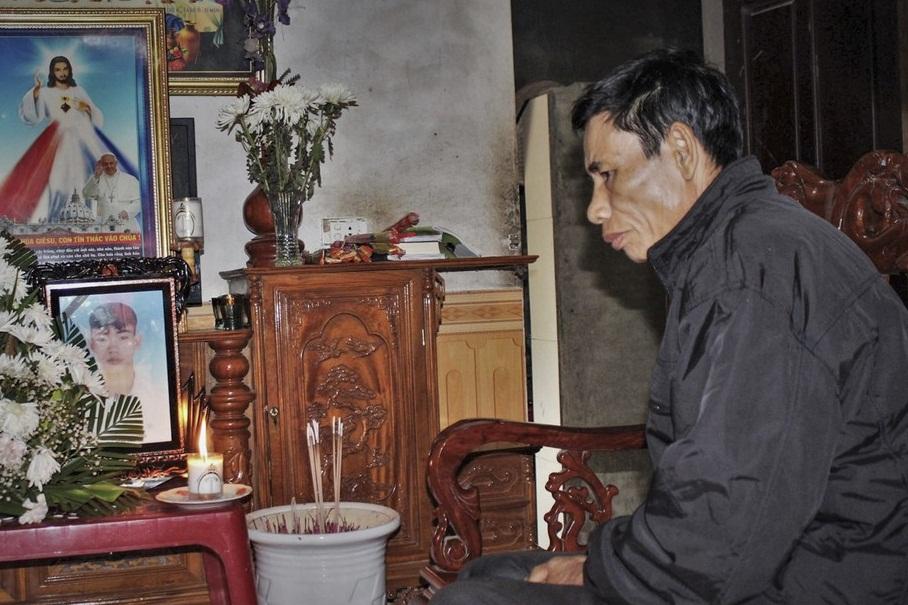 Thủ tướng Nguyễn Xuân Phúc chia buồn với gia đình các nạn nhân vụ 39 người chết-3