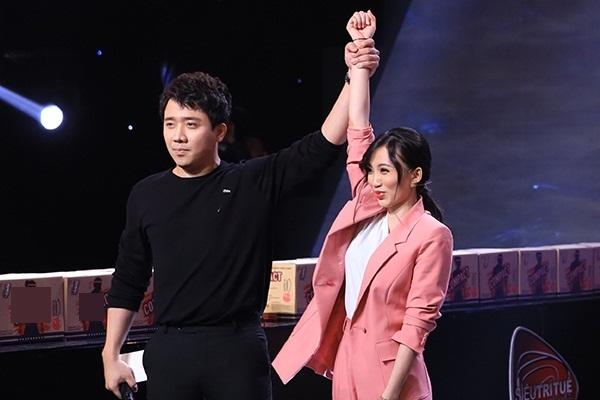 Bị chê bai thậm tệ trên ghế nóng Siêu Trí Tuệ, Tóc Tiên chẳng những không buồn mà còn thấy quá may-5