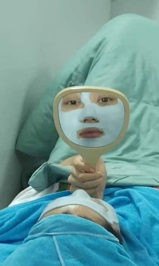 Hú hồn người phụ nữ nằm trên giường với khuôn mặt trắng bệch, lý do thật phía sau làm ai cũng cười bò-2