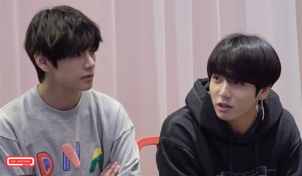 Hứa tung mixtape ngầu như các anh lớn, vì sao Jungkook lại chọn đường an toàn khi chỉ phát hành solo?-3