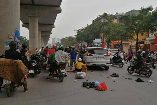 Hà Nội: Xe ô tô 'điên' gây tai nạn liên hoàn khiến nhiều người nhập viện