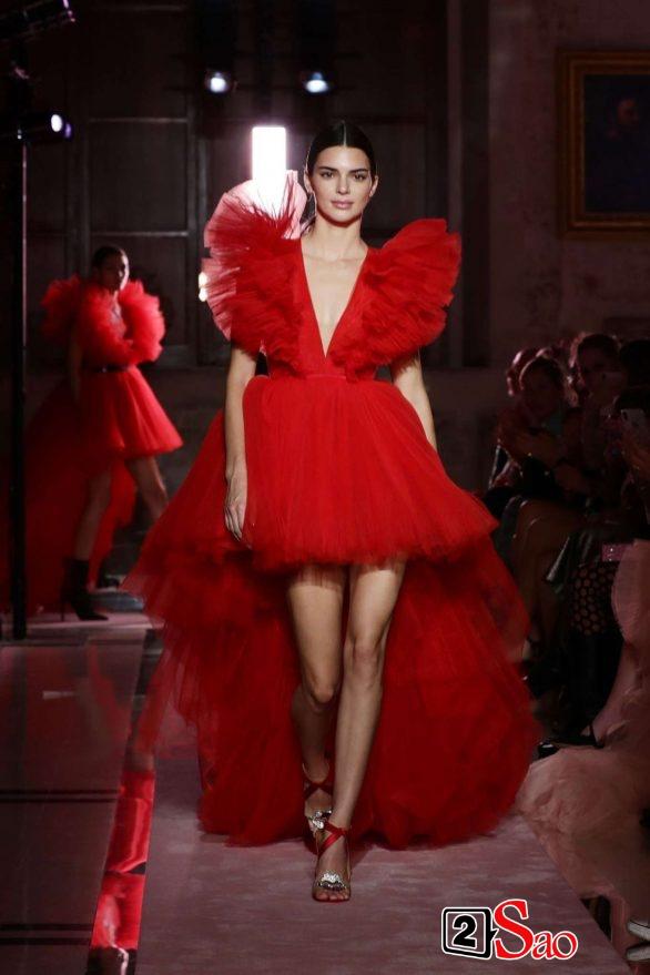 Minh Hằng đụng hàng Hồ Ngọc Hà, Kendall Jenner nhưng bị mất điểm vì một khoảnh khắc hớ hênh-6