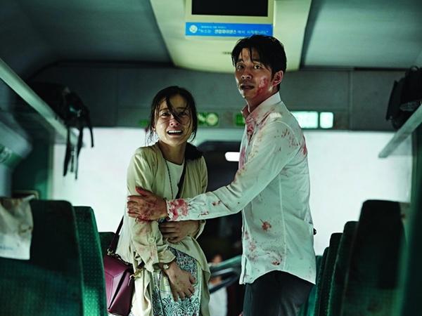 Train to Busan (2016): Đây là bộ phim về đề tài zombie ăn khách và được đánh giá rất cao của Hàn Quốc. Phim lấy bối cảnh Hàn Quốc bị tấn công bởi một loại virus, biến con người thành những xác sống hung hăng, khát máu. Trên chuyến tàu dài hơn 400 km từ Seoul tới Busan có nhiều học sinh, một người cha cùng một người vợ đang mang thai và con gái nhỏ. Họ phải chiến đấu trên chuyến tàu khốc liệt để sinh tồn và bảo vệ những người thân yêu.